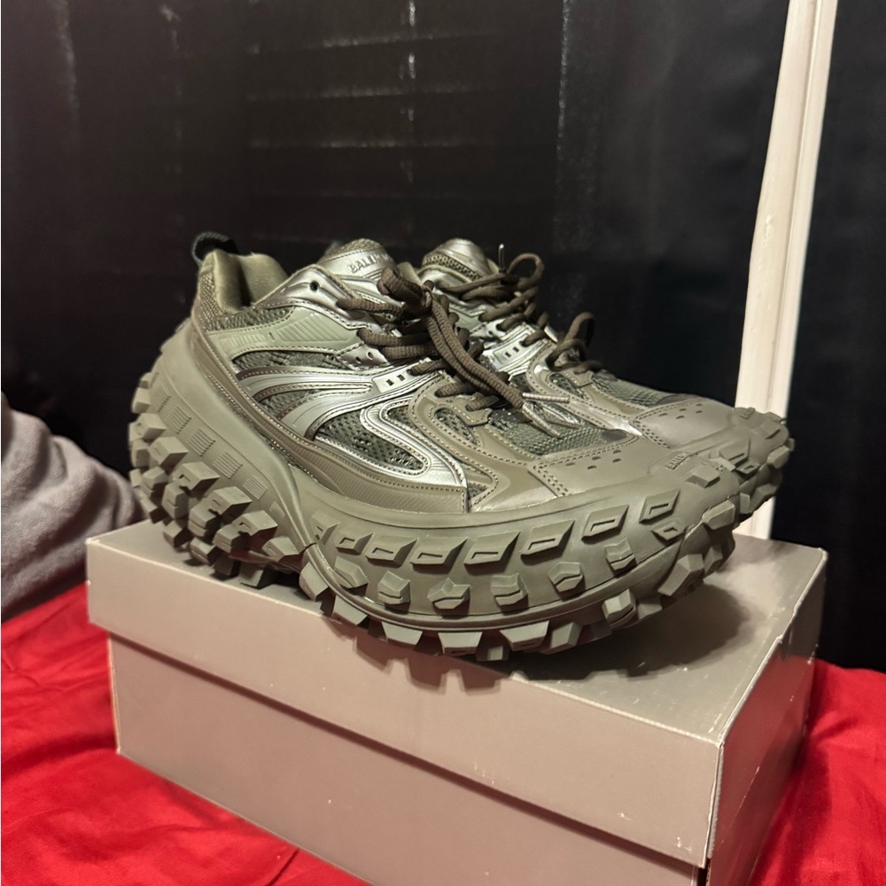 Balenciaga defenders